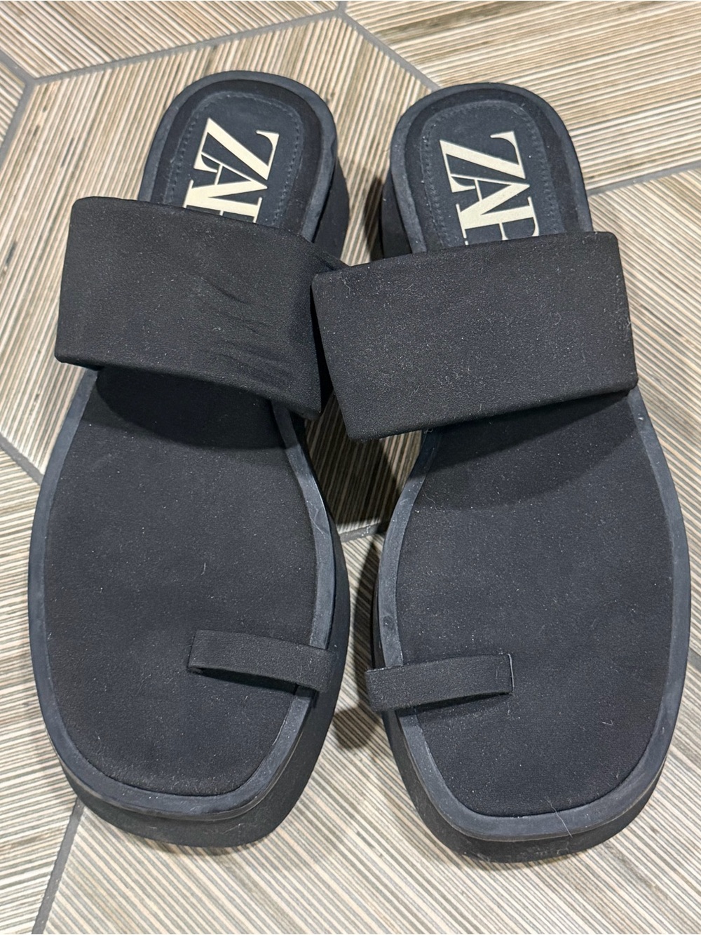 Zara Black Square Toe Platform Toe Loop Sandals - Picture 4 of 8